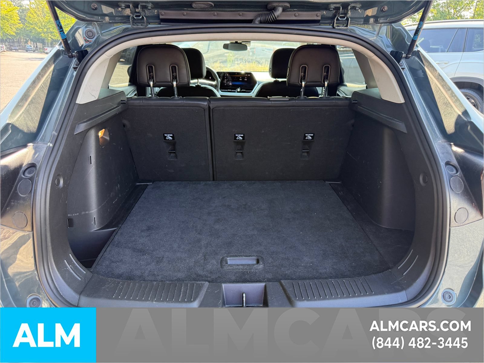 Used 2025 Chevrolet Trax LT FWD image 11