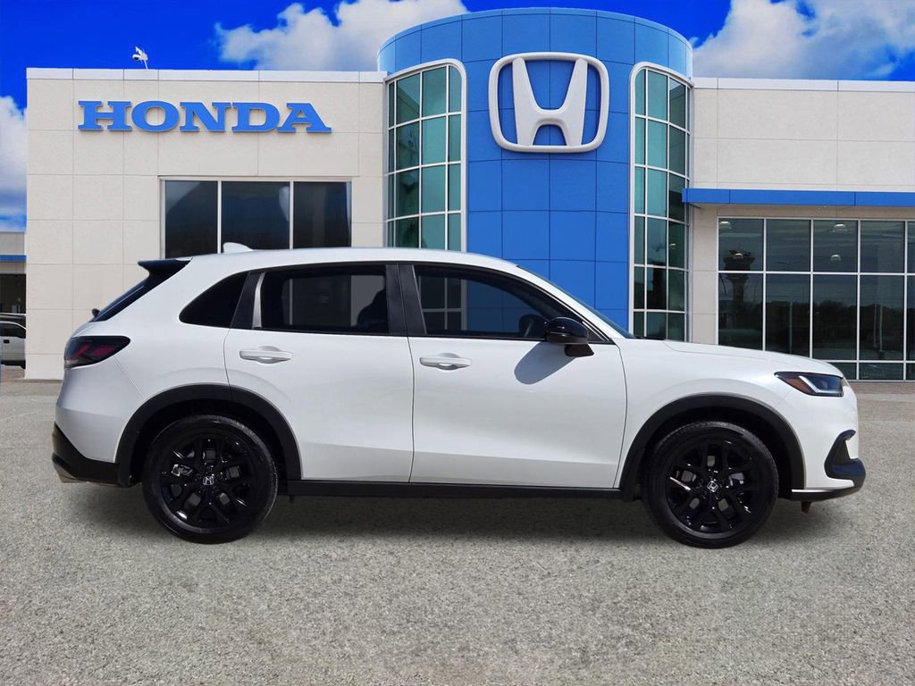 Used 2024 Honda HR-V Sport image 2