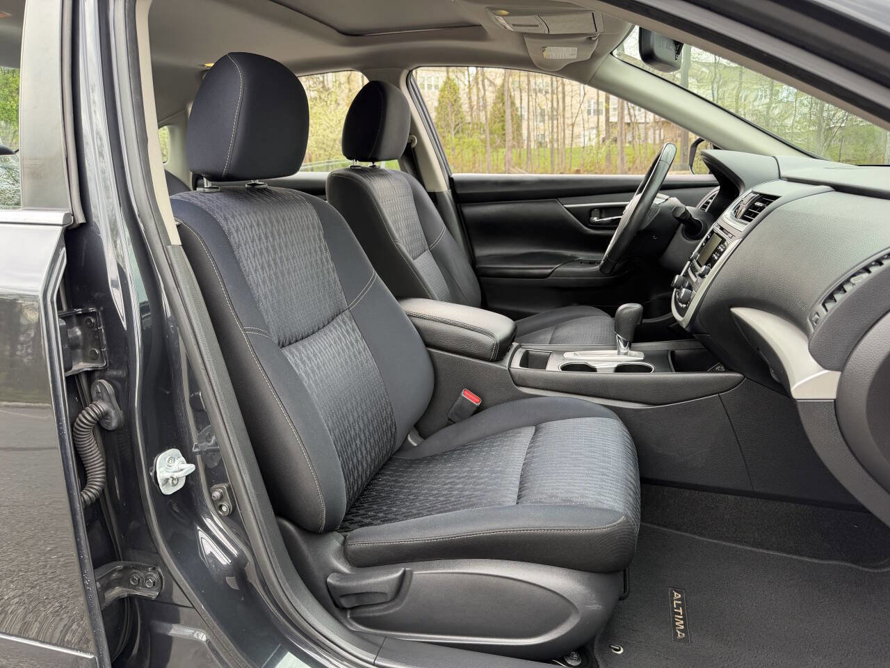 Used 2016 Nissan Altima 2.5 SV w/ Convenience Package image 24