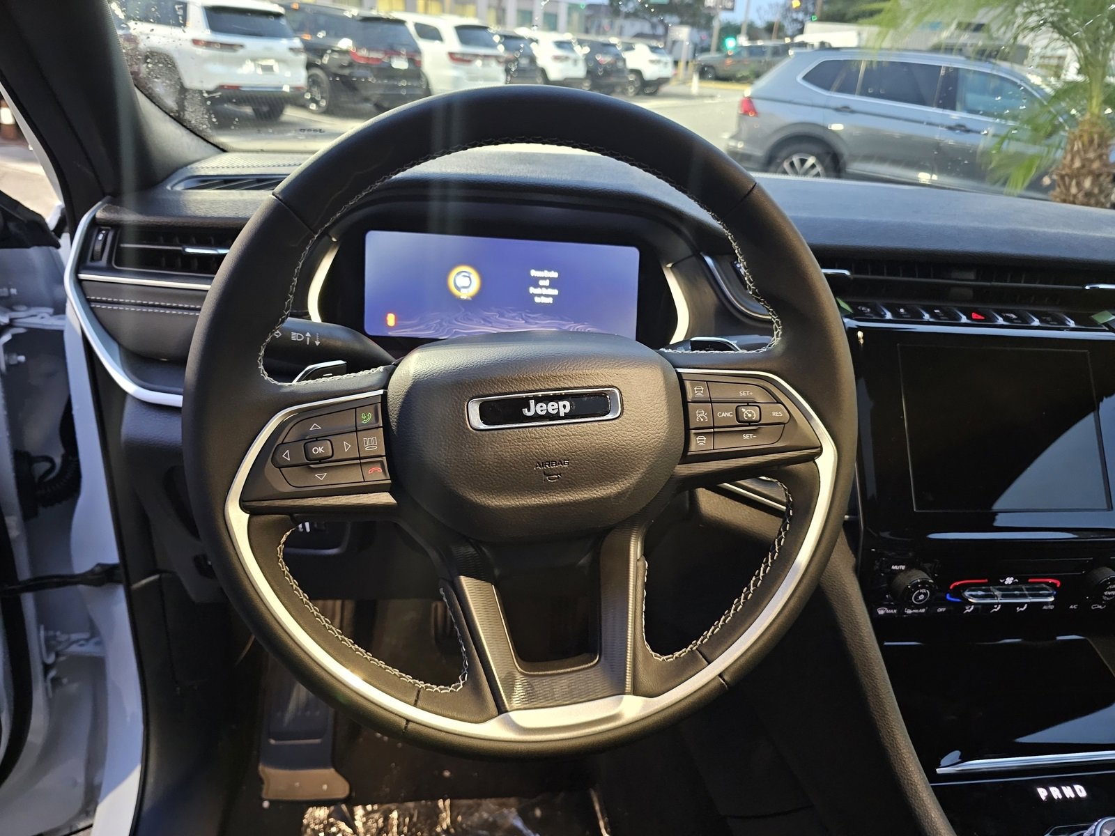 New 2025 Jeep Grand Cherokee L Laredo image 23