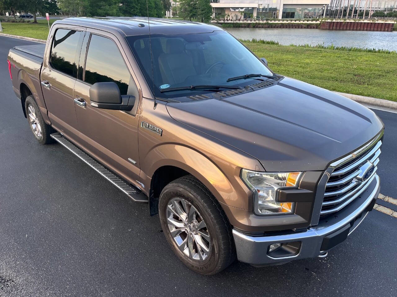 Used 2015 Ford F150 XLT w/ Equipment Group 302A Luxury AWD/4WD image 13