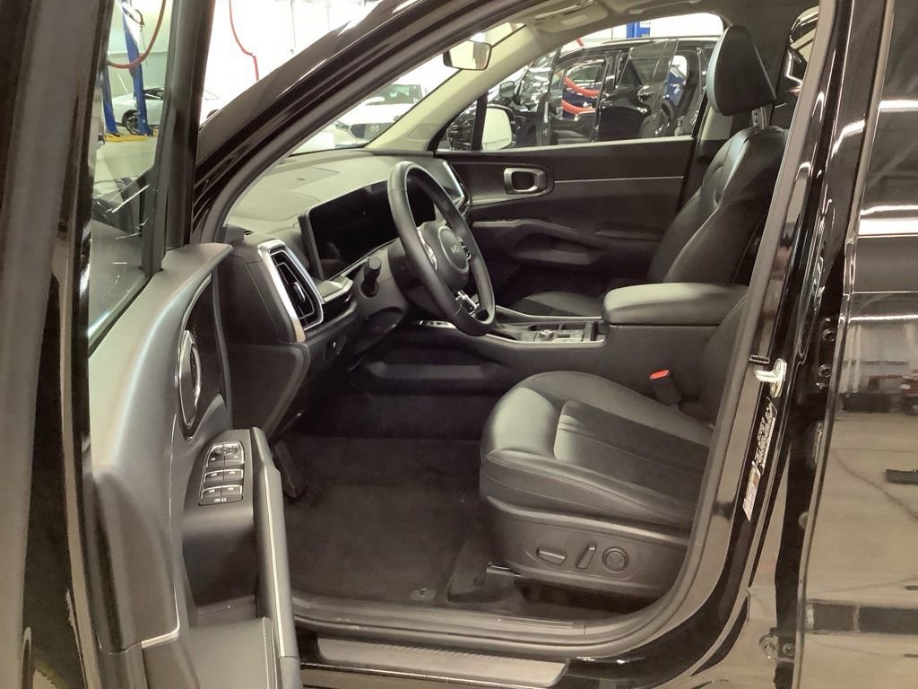 Used 2025 Kia Sorento S w/ Panoramic Sunroof Package AWD/4WD image 10