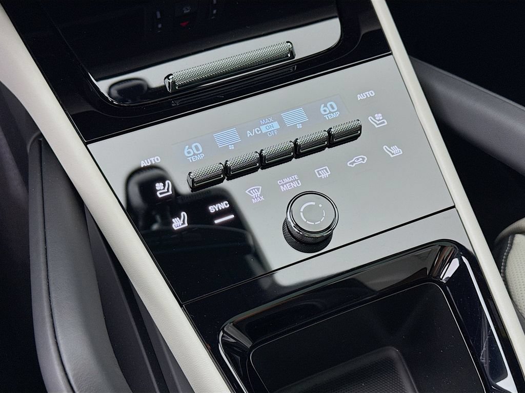New 2026 Porsche Cayenne Coupe AWD/4WD image 24