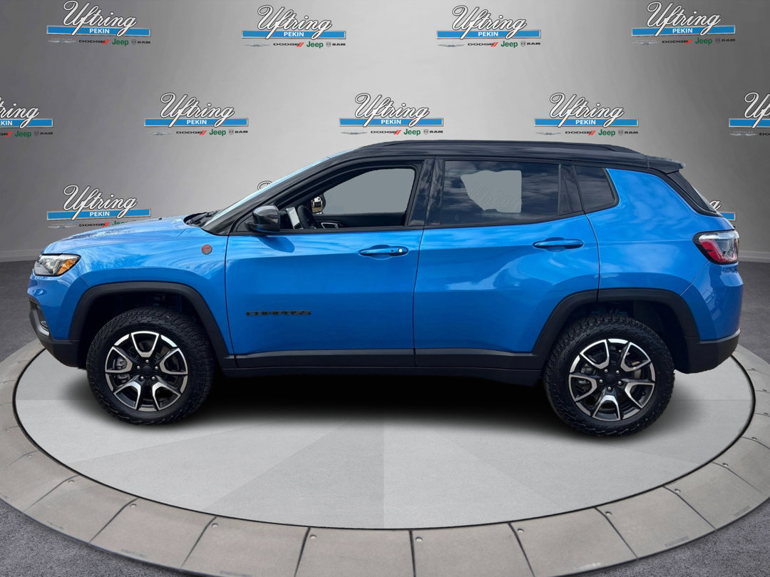 Used 2024 Jeep Compass Trailhawk image 6