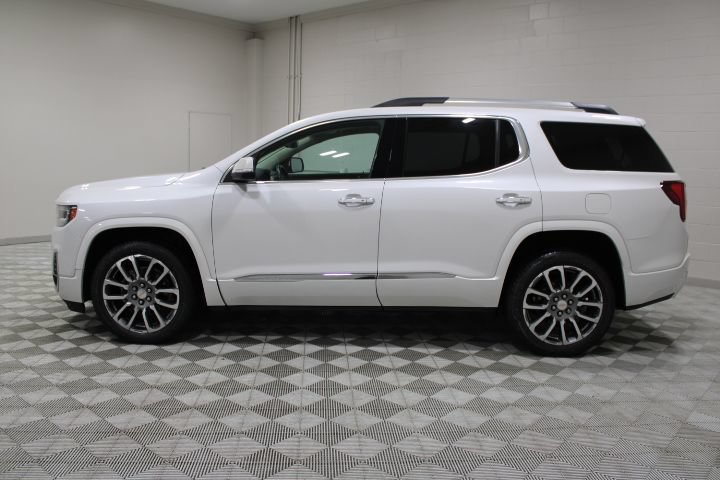 Used 2021 GMC Acadia Denali w/ Denali Technology Package AWD/4WD image 9