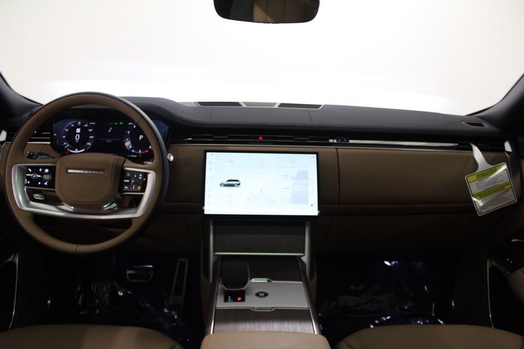 Used 2025 Land Rover Range Rover SE image 31