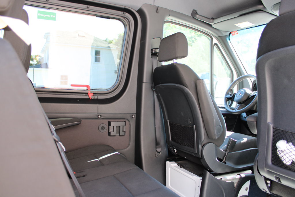 Used 2025 Mercedes-Benz Sprinter 2500 image 31