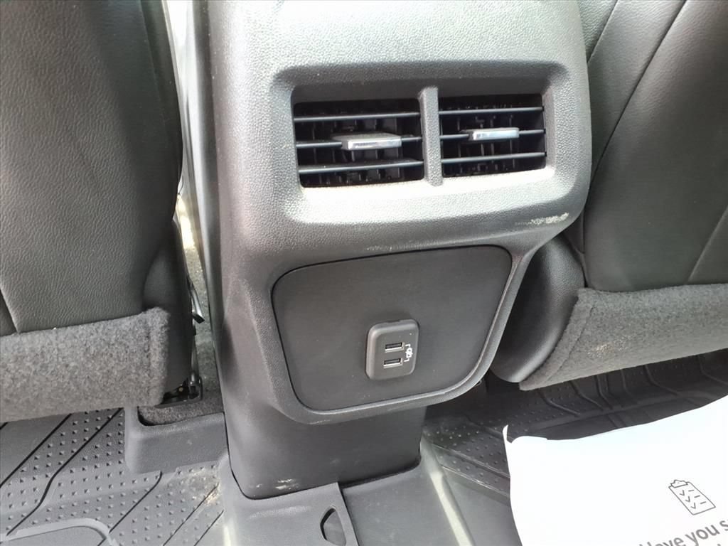 Used 2022 Chevrolet Equinox RS w/ LPO, Floor Liner Package FWD image 15