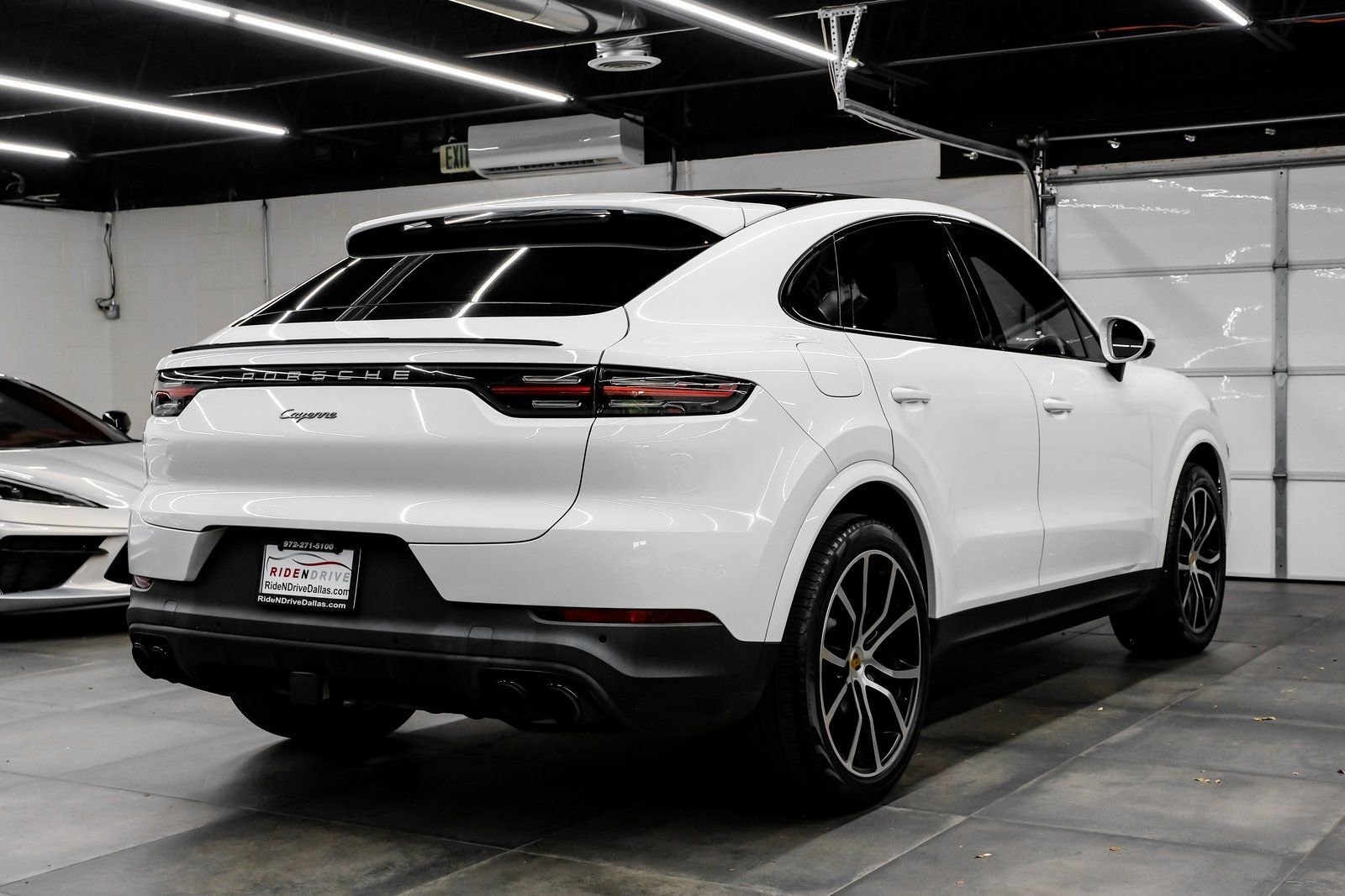 Used 2023 Porsche Cayenne Coupe image 13