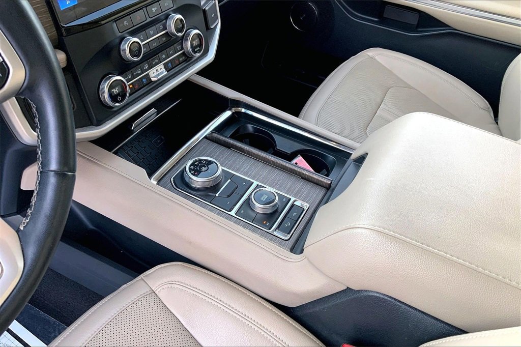 Used 2023 Ford Expedition Limited image 18