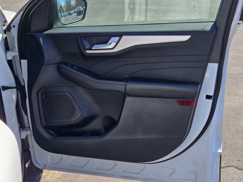 Used 2022 Ford Escape SEL w/ Technology Package image 5