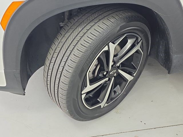 Used 2023 Chevrolet TrailBlazer RS w/ Sun and Liftgate Package image 32