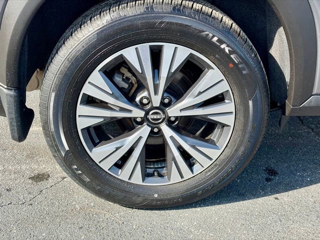 Used 2023 Nissan Rogue SV image 31