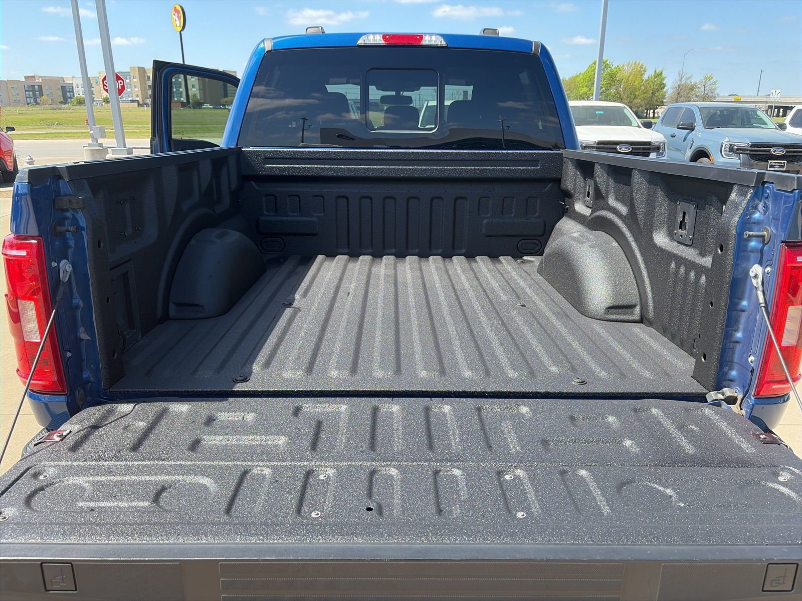 Used 2022 Ford F150 XLT w/ Equipment Group 302A High image 26