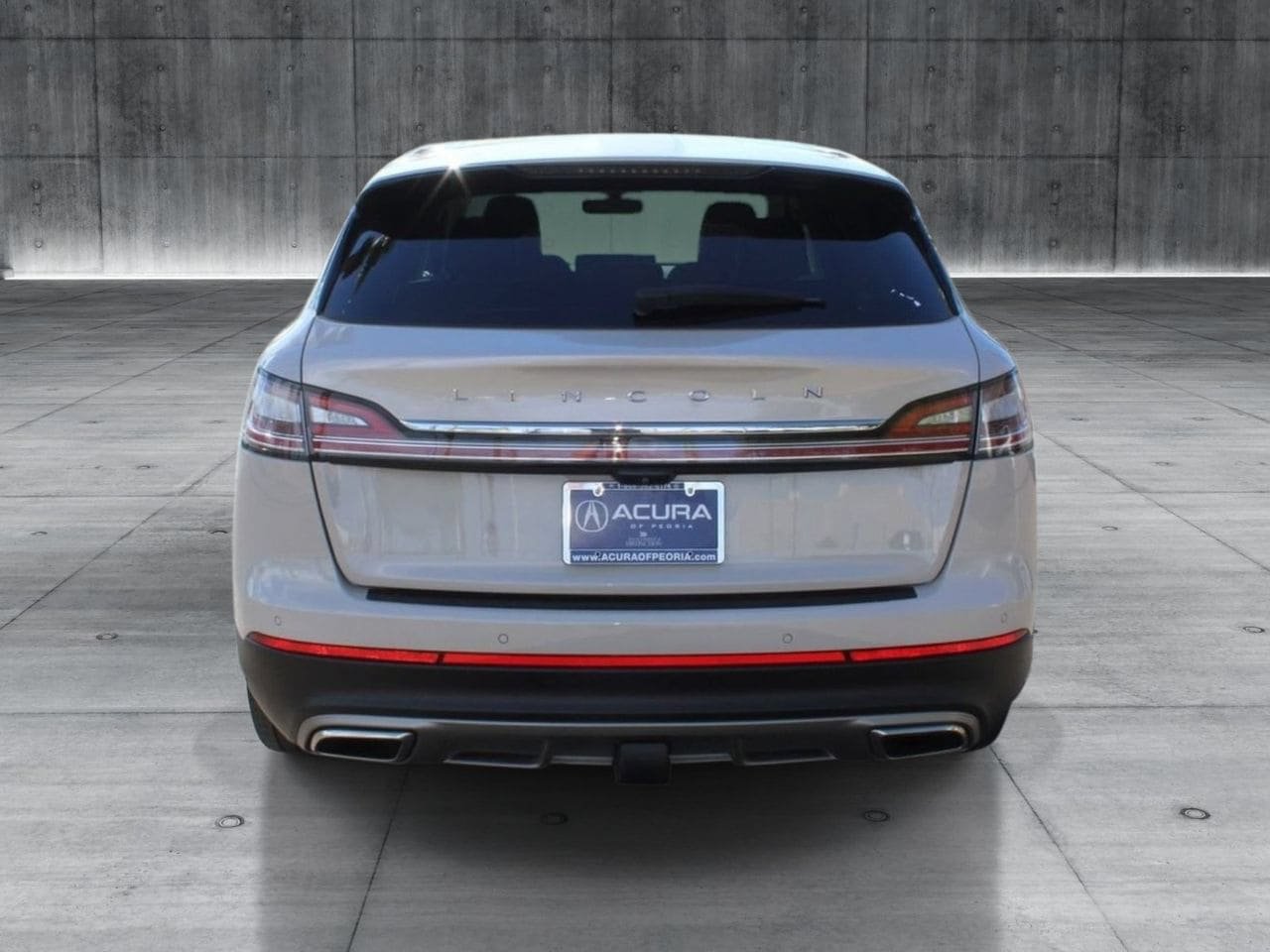 Used 2022 Lincoln Nautilus Reserve w/ Equipment Group 202A AWD/4WD image 4