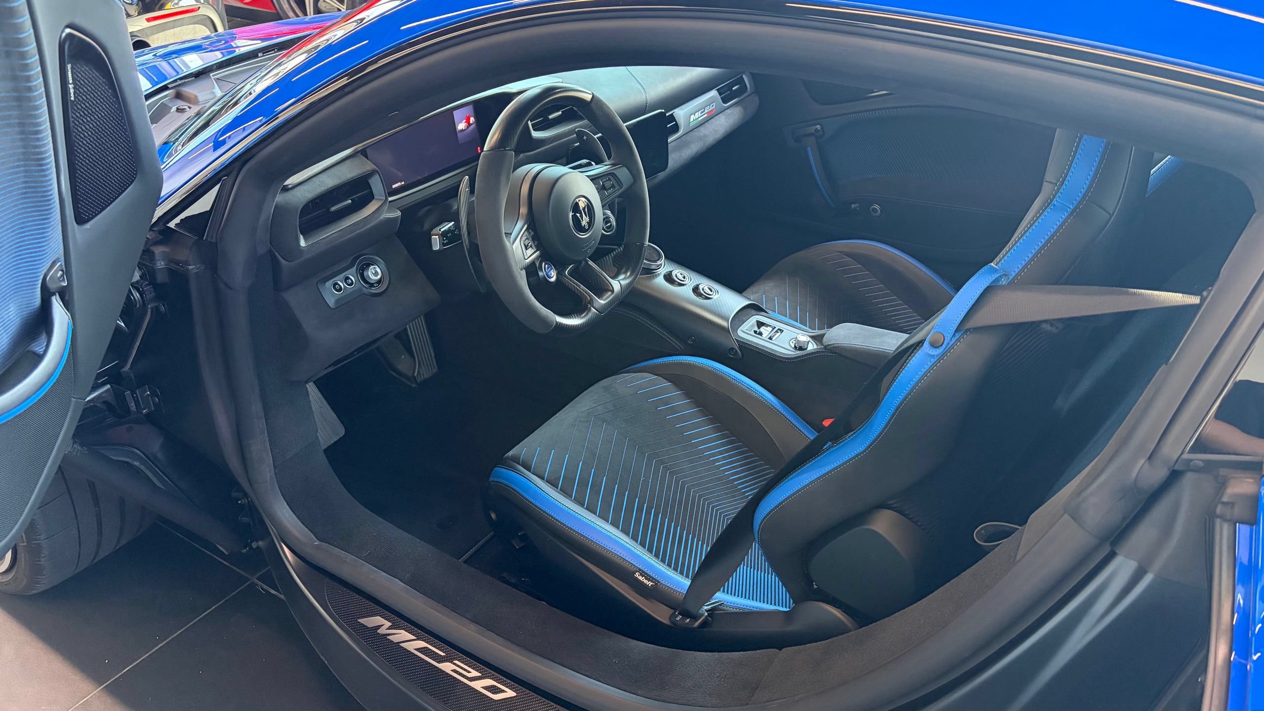 Used 2023 Maserati MC20 Coupe RWD image 3