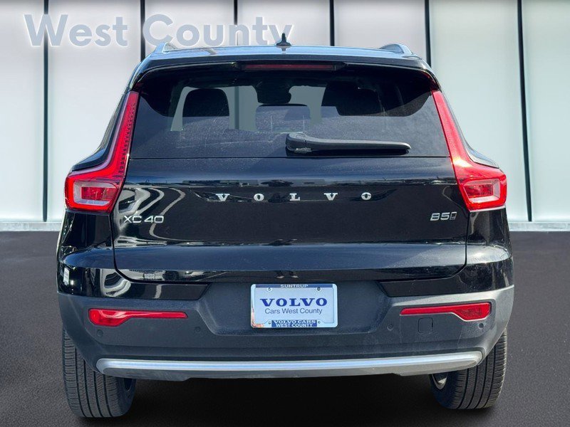 Certified 2023 Volvo XC40 B5 Ultimate w/ Protection Package Premier image 6