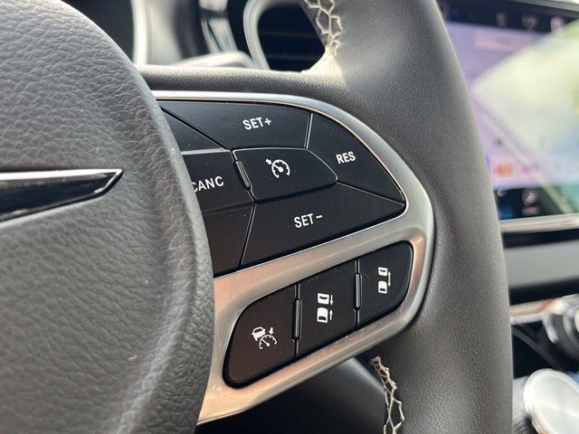 Used 2026 Chrysler Pacifica Select FWD image 32