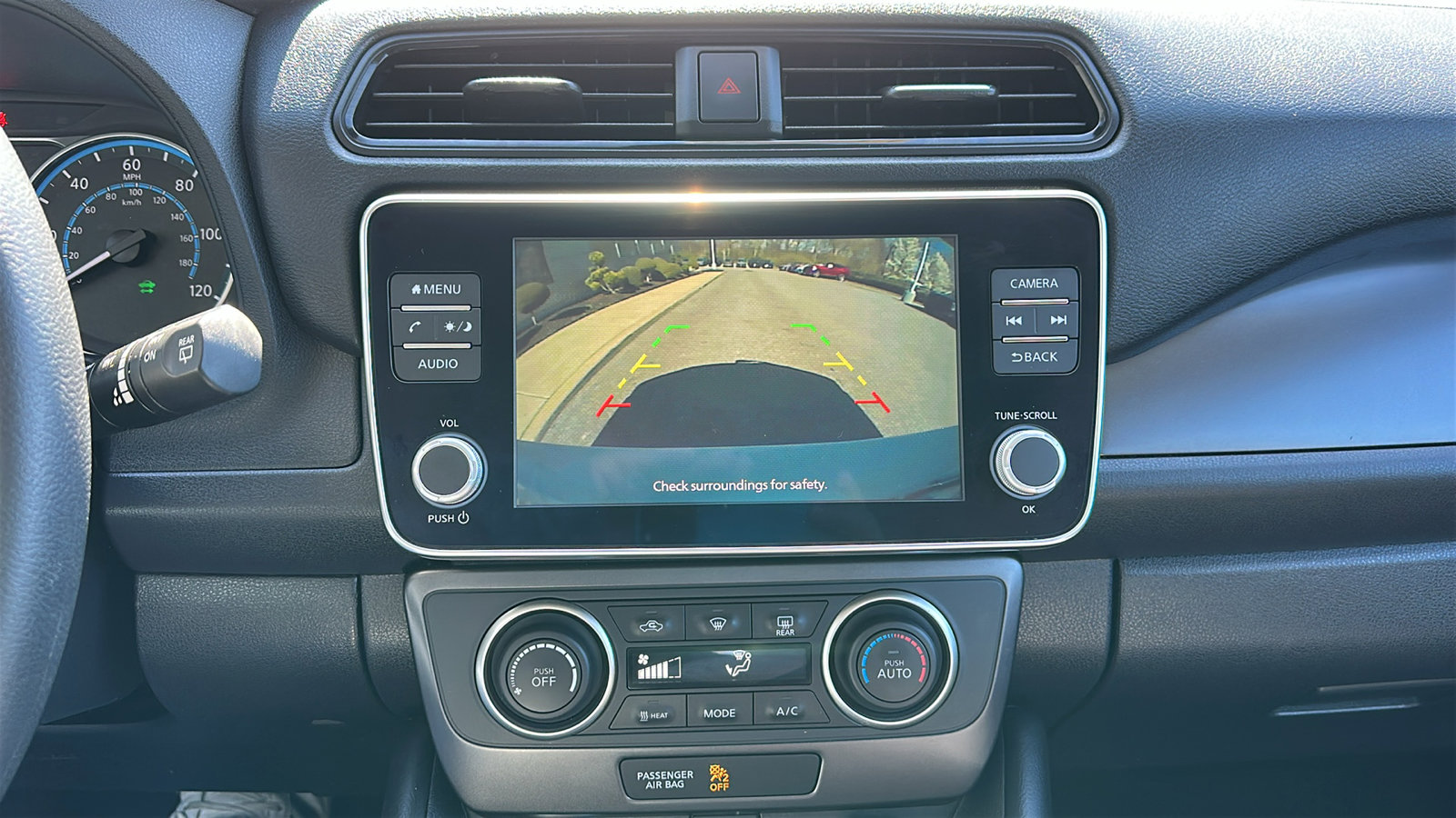 Certified 2022 Nissan Leaf S image 19