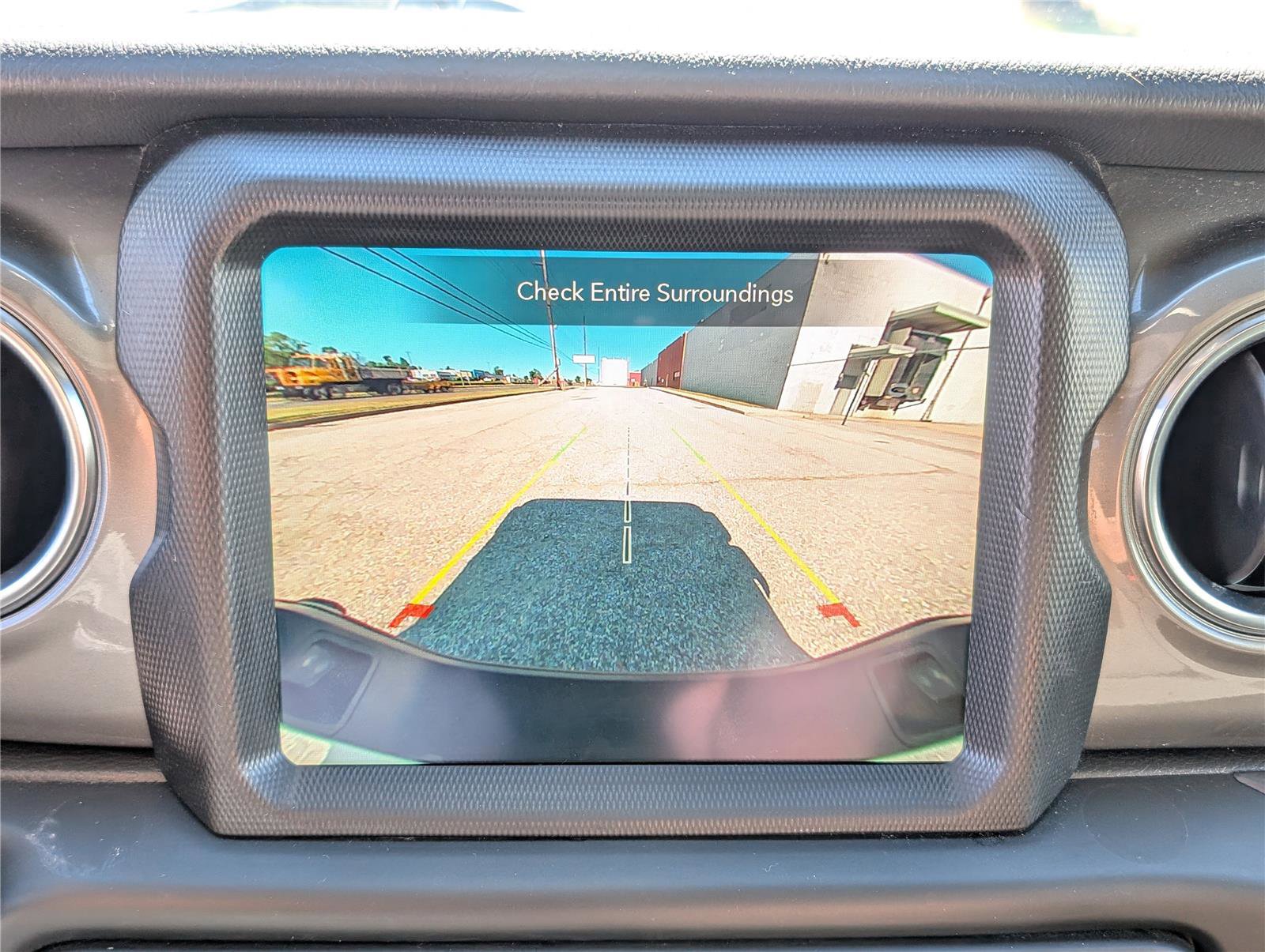 Used 2023 Jeep Gladiator Overland image 30