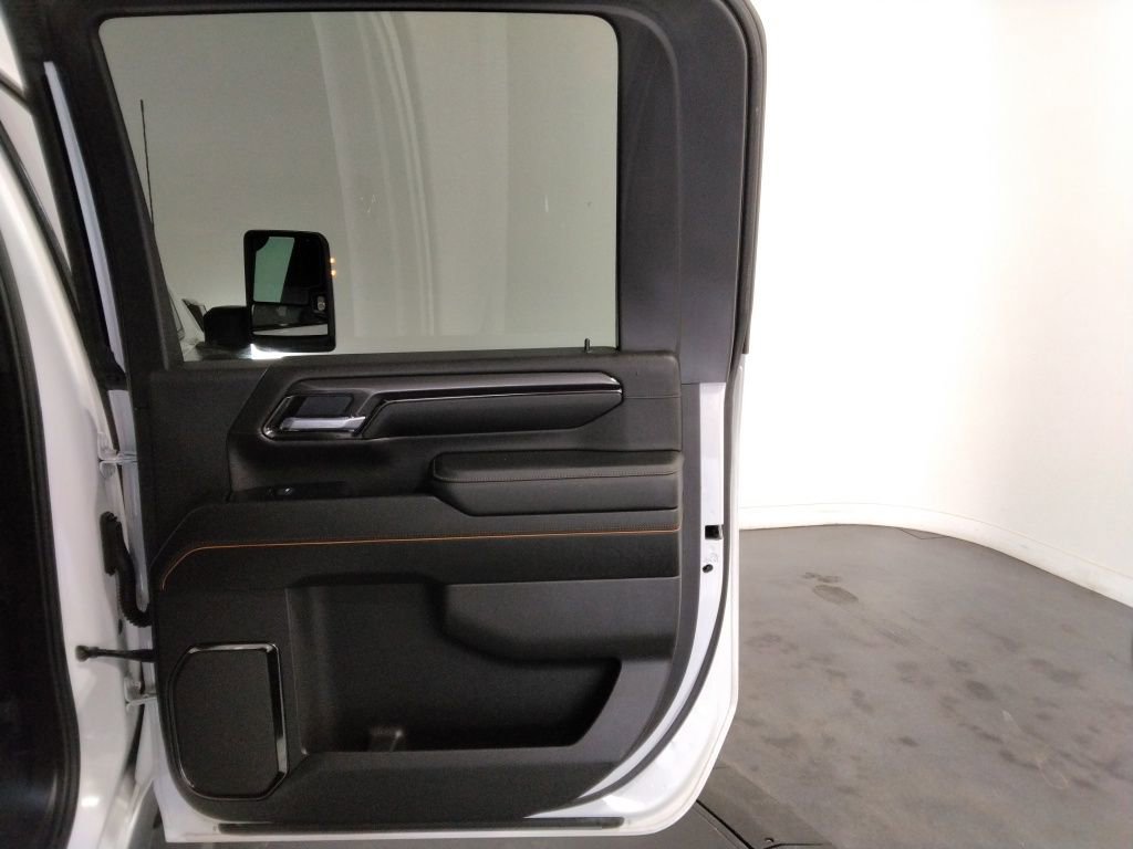 Used 2025 GMC Sierra 2500 AT4 image 38