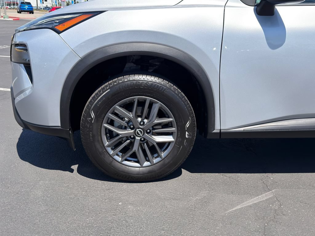 Used 2024 Nissan Rogue S FWD image 5