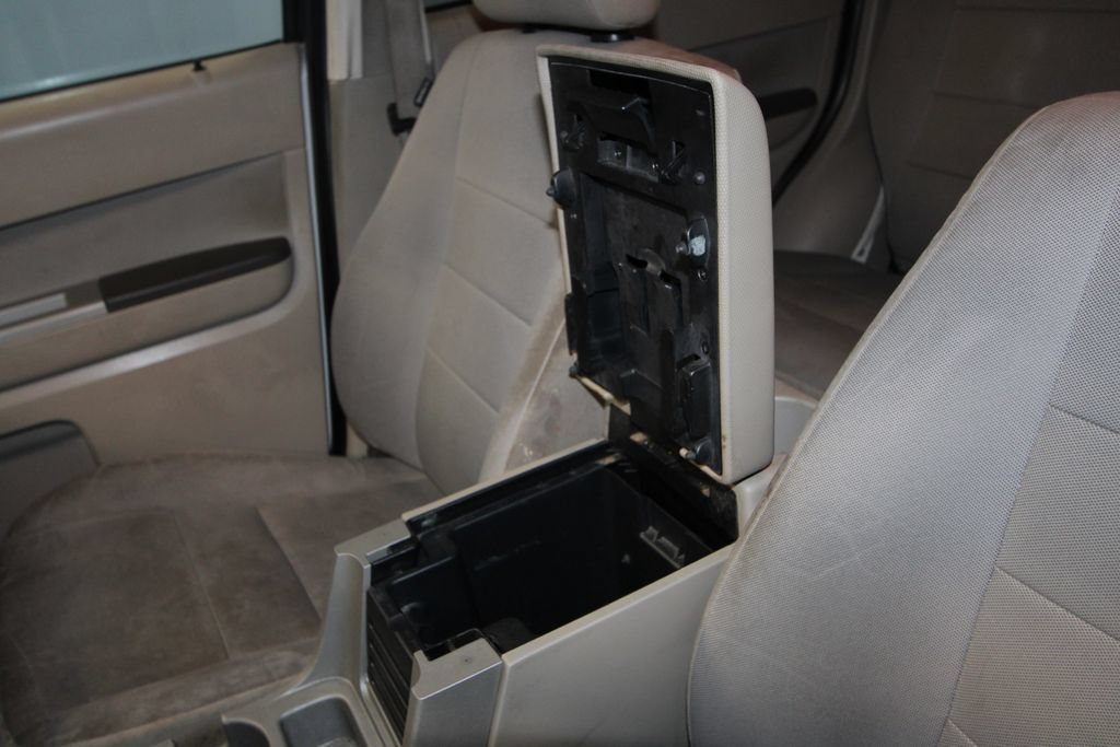 Used 2011 Ford Escape XLT w/ 201A Rapid Spec Order Code FWD image 17