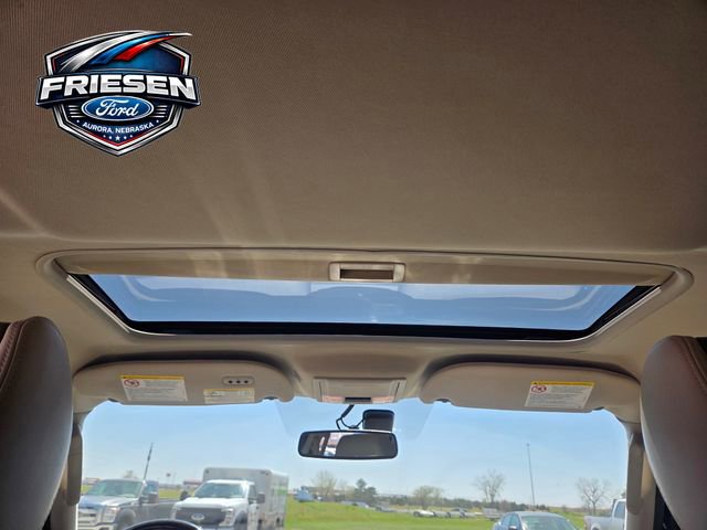 Used 2017 Lincoln Navigator L Select AWD/4WD image 25