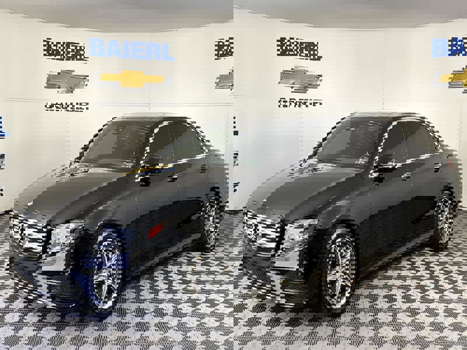 Used 2017 Mercedes-Benz E 300 image 1