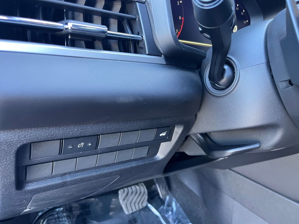 New 2025 Mitsubishi Outlander SE image 12
