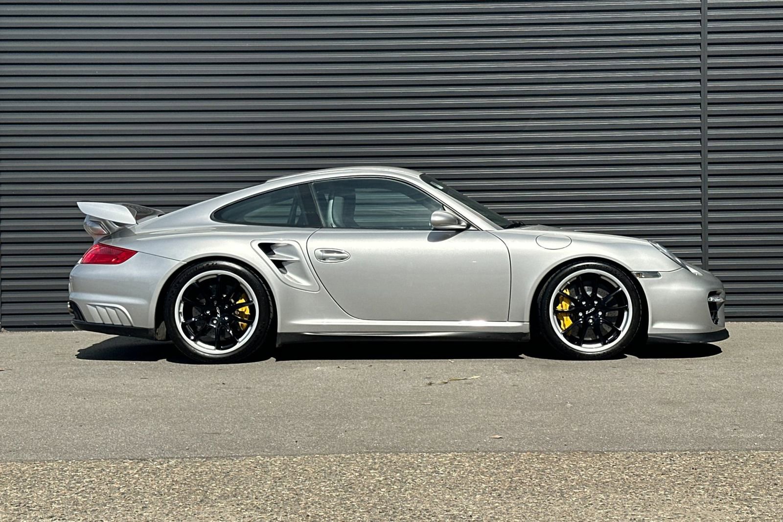 Used 2008 Porsche 911 GT2 image 9