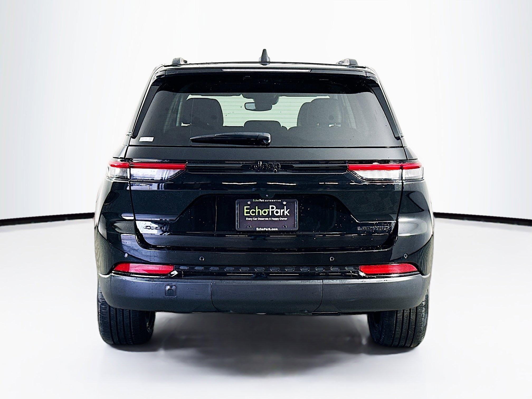 Used 2023 Jeep Grand Cherokee Limited w/ Black Appearance Package image 7