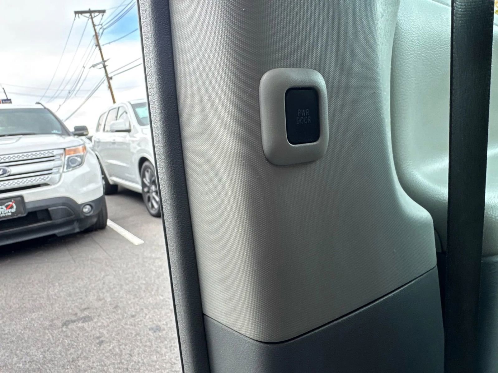 Used 2013 Toyota Sienna Limited image 21