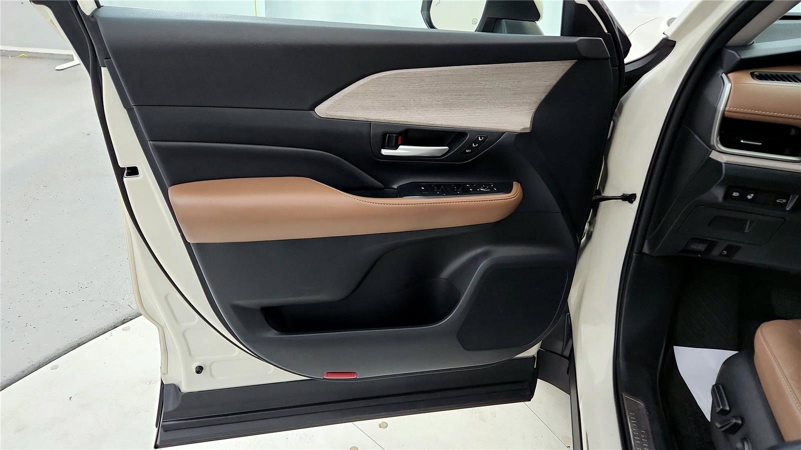 Certified 2024 Toyota Grand Highlander Platinum image 24
