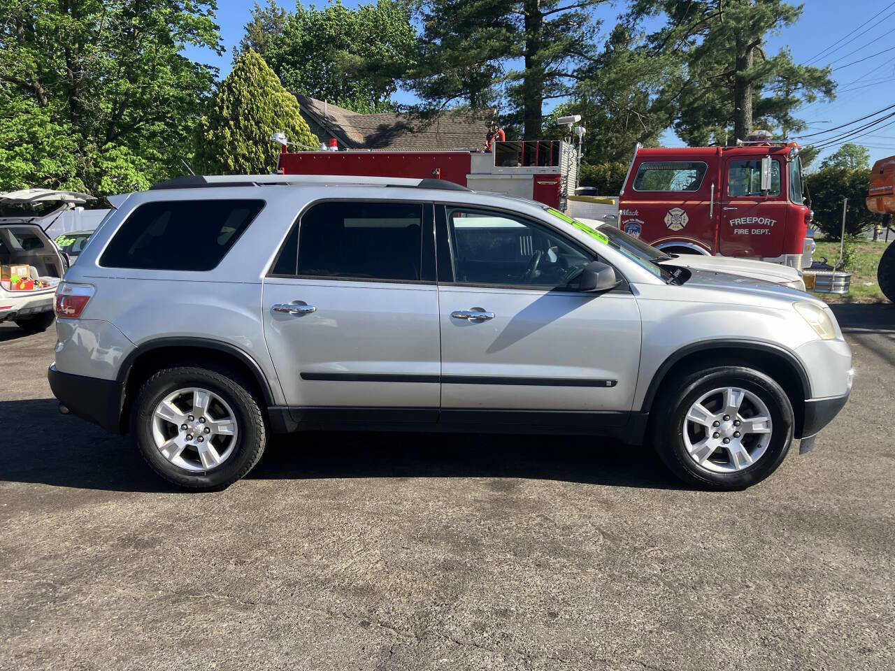 Used 2010 GMC Acadia SL image 6