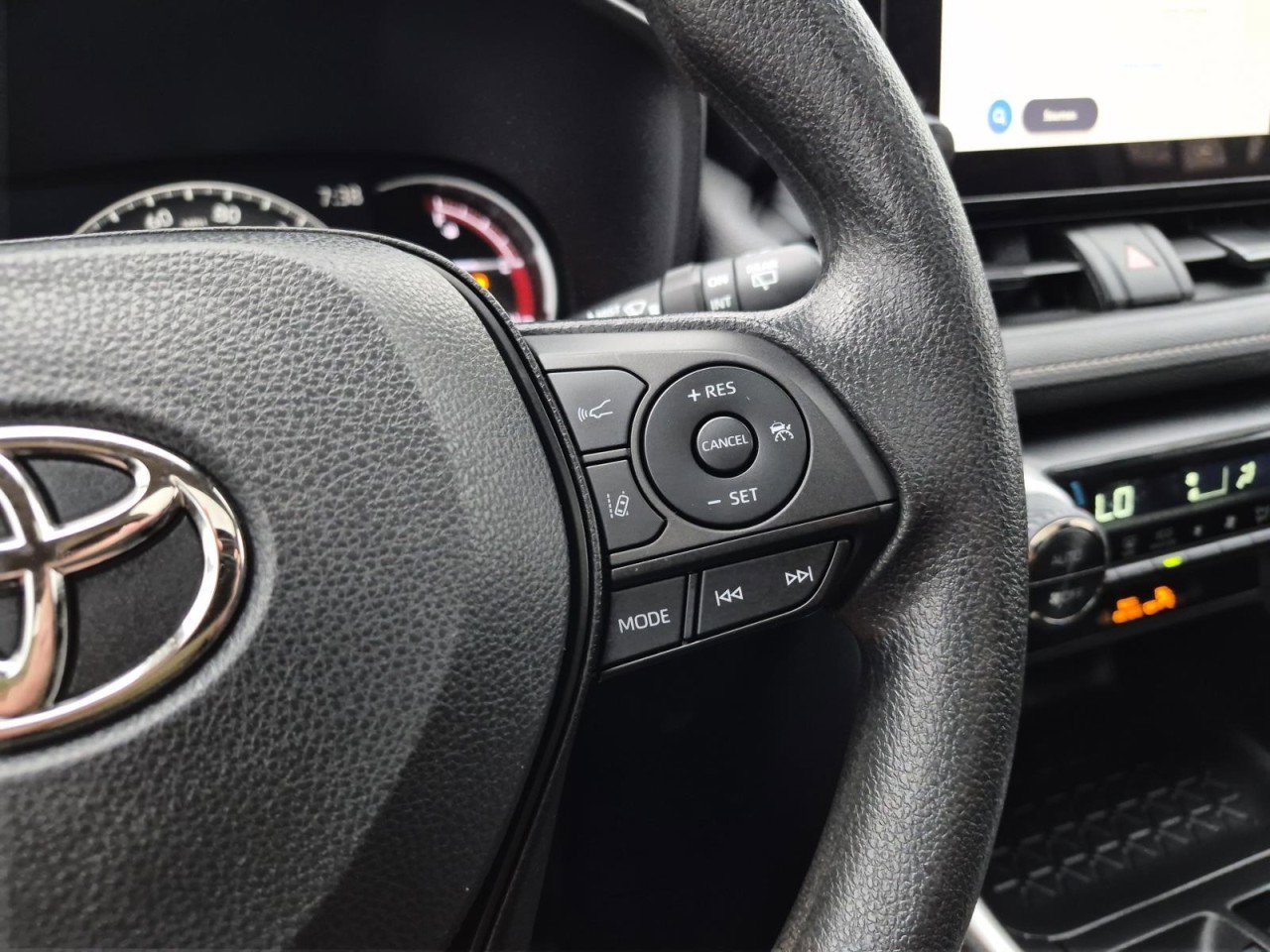 Used 2023 Toyota RAV4 XLE w/ Convenience Package image 21