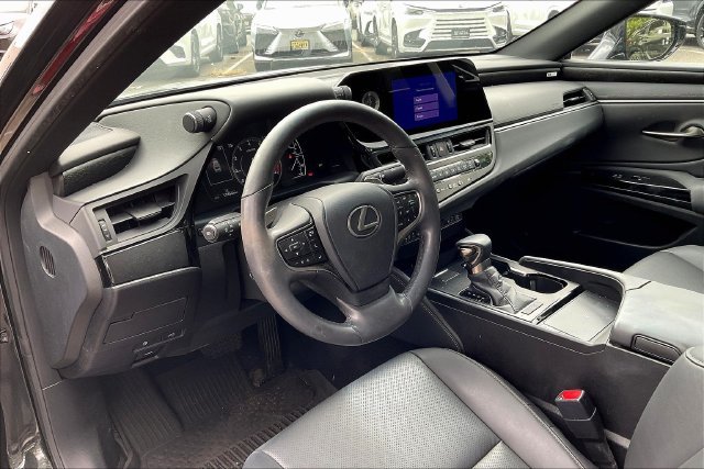 Used 2024 Lexus ES 350 w/ Premium Package FWD image 3