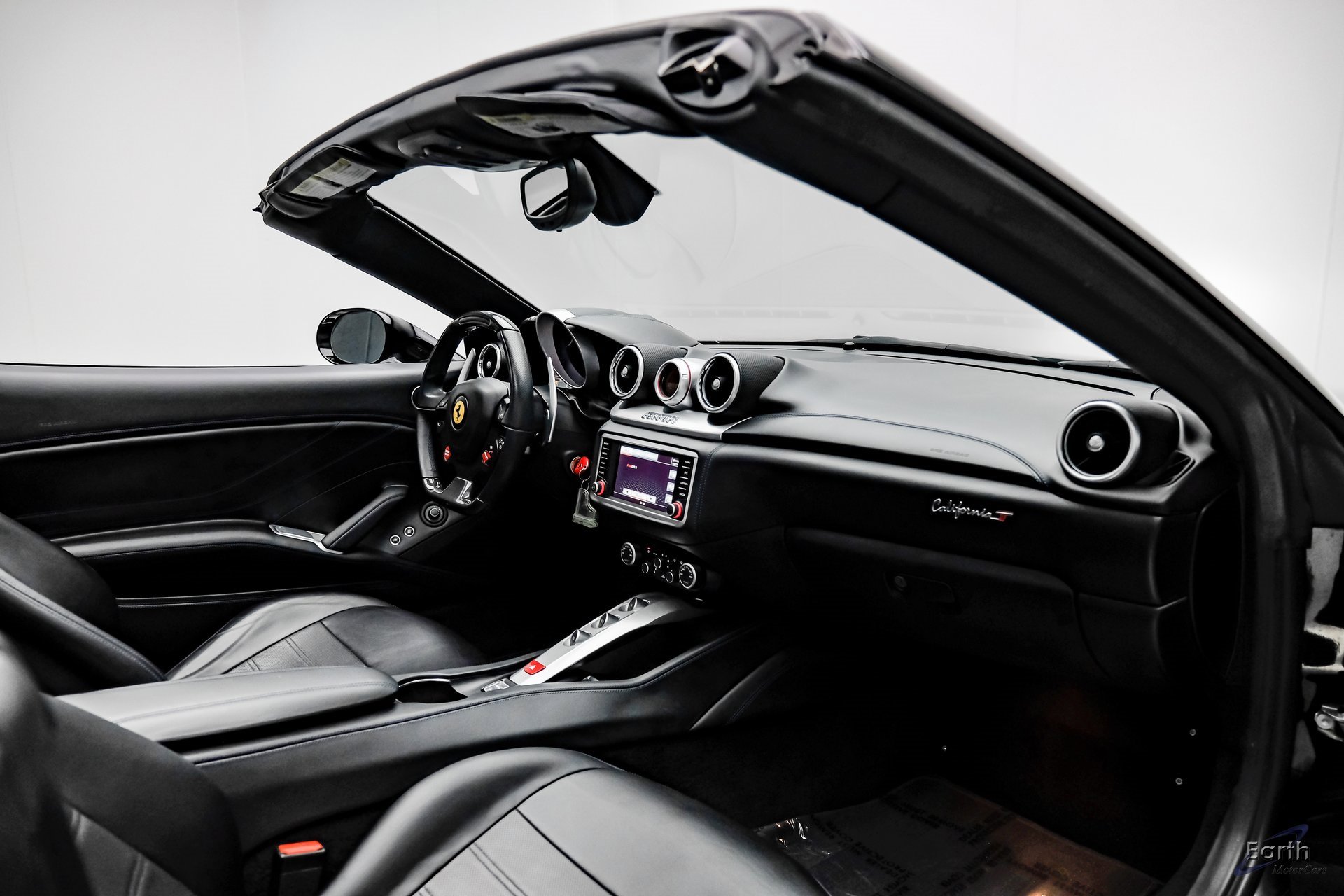 Used 2016 Ferrari California T image 51