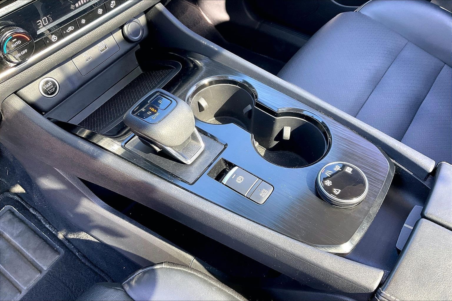 Used 2021 Nissan Rogue SV image 13