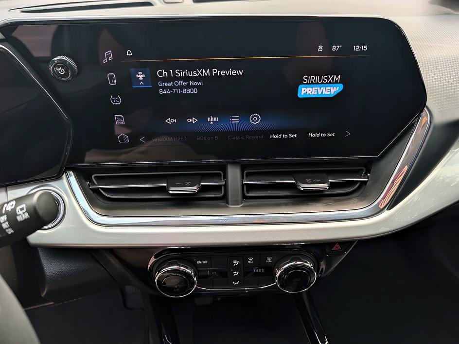 Used 2025 Chevrolet Trax LT FWD image 21