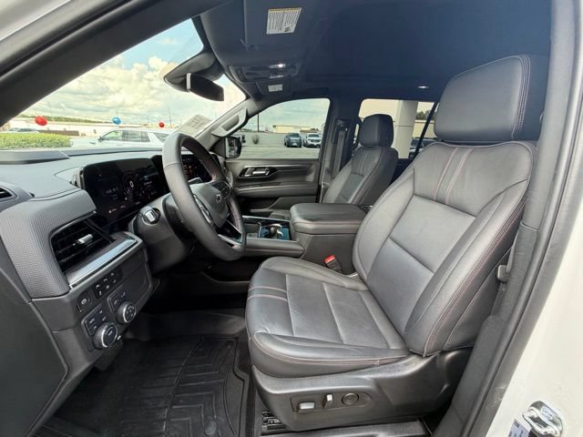 Used 2025 Chevrolet Tahoe RST w/ Comfort Package AWD/4WD image 2