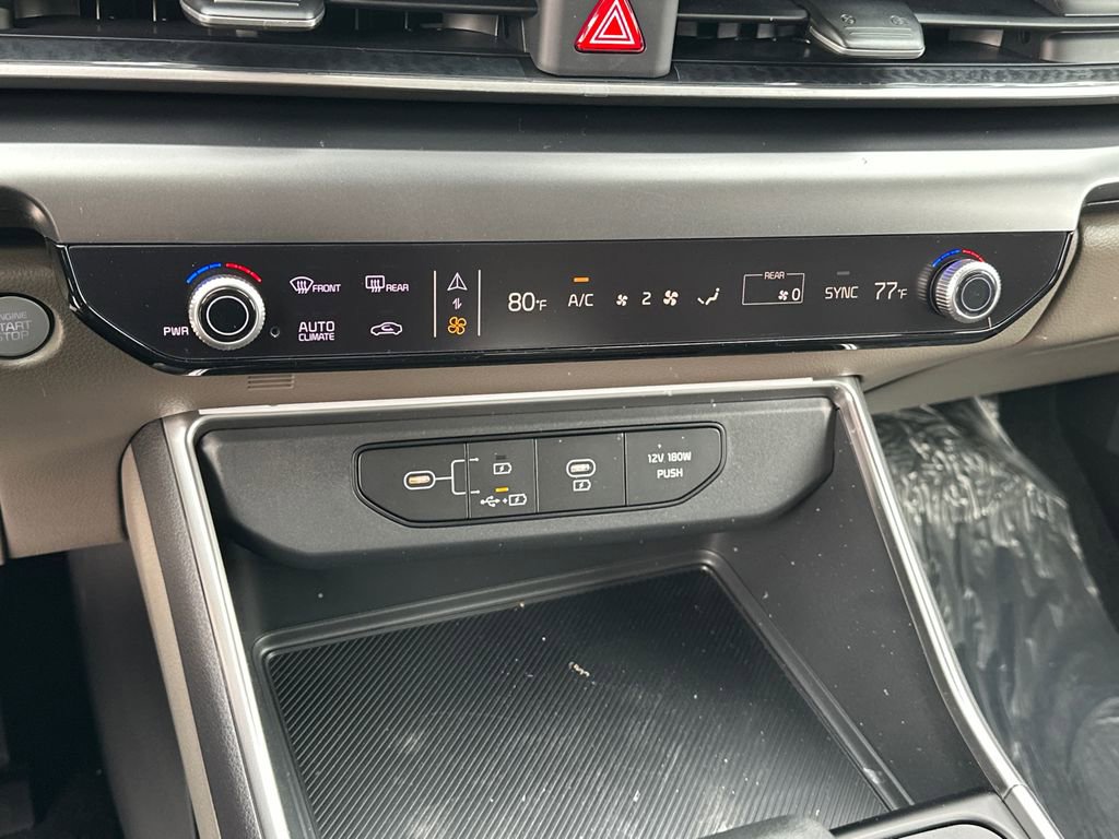 New 2026 Kia Carnival LX FWD image 24