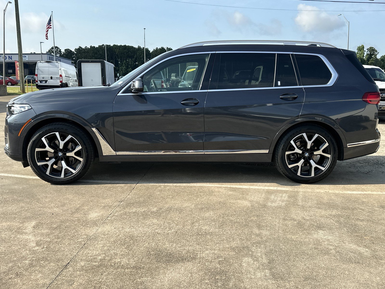 Used 2021 BMW X7 xDrive40i w/ Executive Package AWD/4WD image 9
