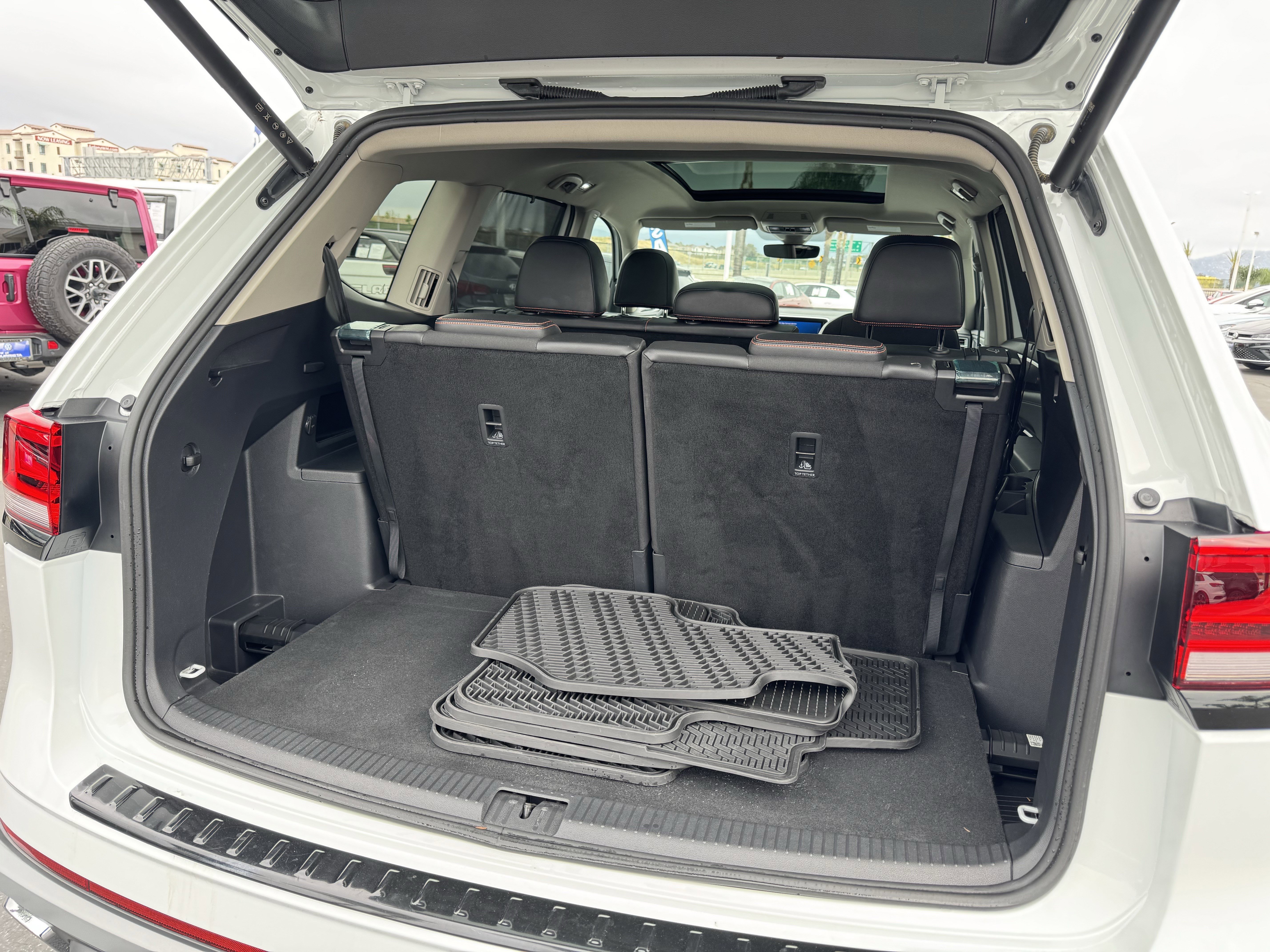 Certified 2024 Volkswagen Atlas Peak Edition SE image 40