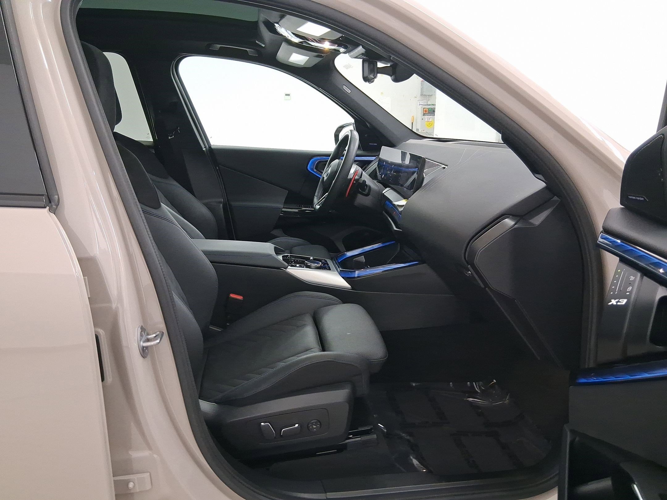 Certified 2025 BMW X3 M50 image 32