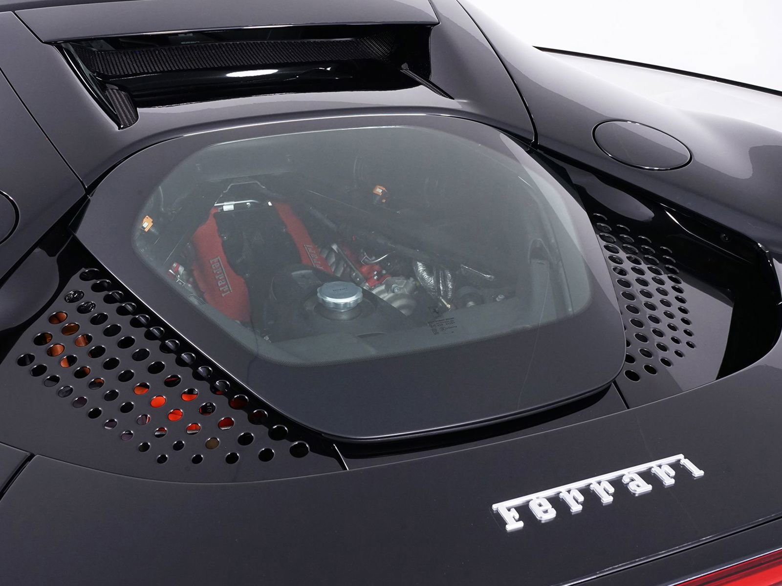 Used 2023 Ferrari SF90 Stradale image 19