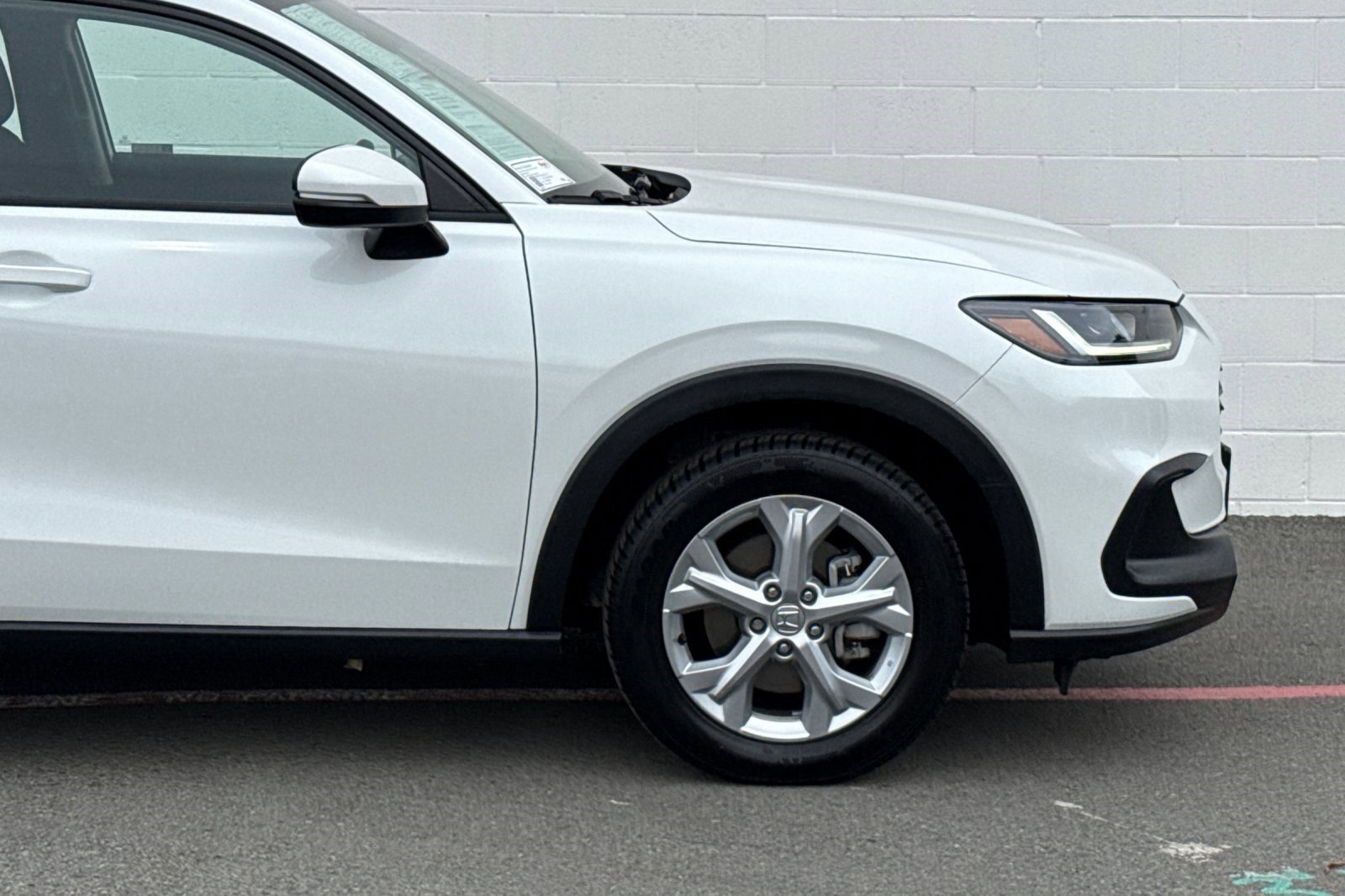 Certified 2023 Honda HR-V LX image 34