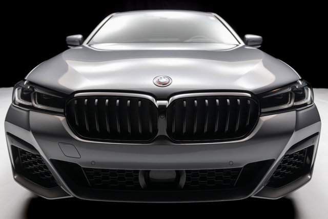Used 2023 BMW M550i xDrive w/ Executive Package image 24
