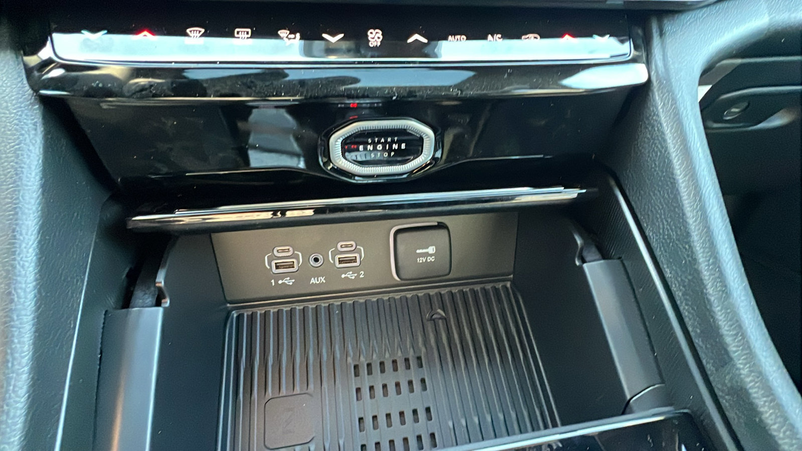 New 2026 Jeep Grand Cherokee Altitude image 29