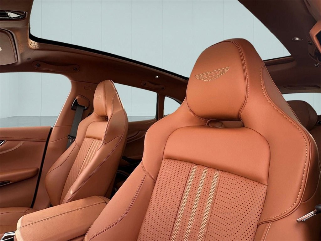 New 2026 Aston Martin DBX 707 image 37